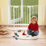 Kinderschutzgitter - Schützen Sie Ihre Kinder vor den Gefahren im Haushalt Kinderschutzgitter - Schützen Sie Ihre Kinder vor den Gefahren im Haushalt